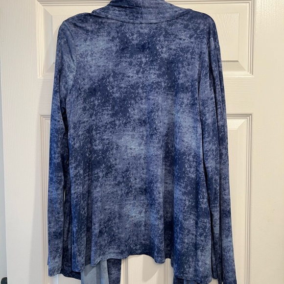 LOGO by Lori Goldstein Blue and Light Blue Spattered Paint Open Cardigan - Picture 7 of 11